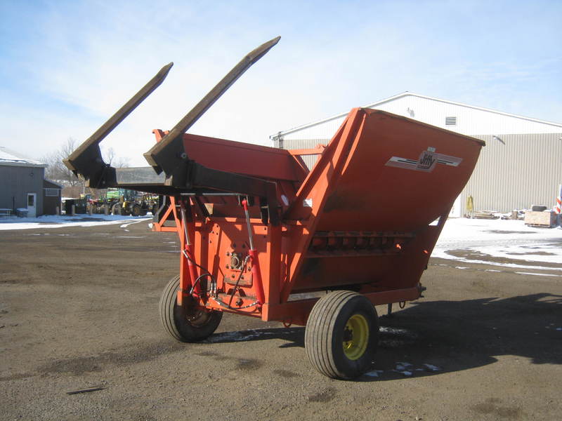 Hay Equipment  Jiffy 900 Bale Processor Photo